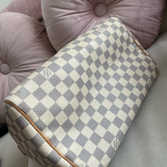 Louis Vuitton Soeedy 30 Bag - Picture 7 of 14